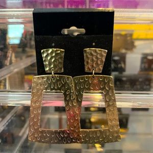 - Gold earrings ⭐️✨🔥🔥